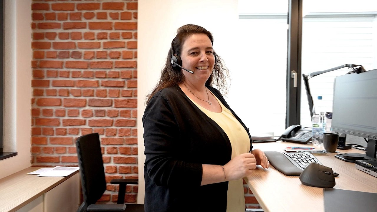 Portraitbild von Alexandra Wobmann.