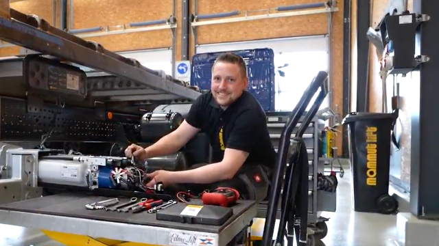 Porträtbild von Fabian Bachmann